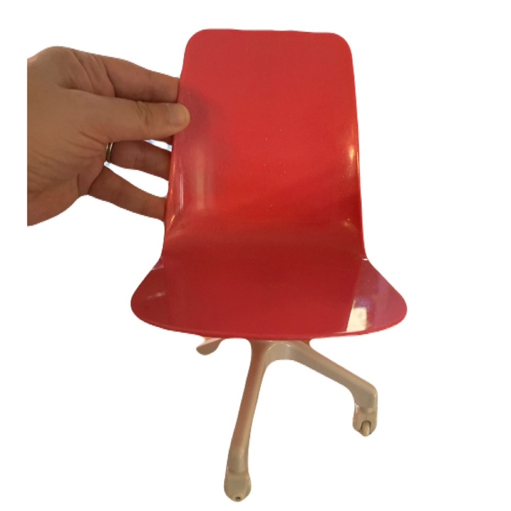 Red‎ Doll Chair